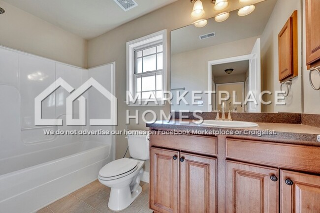 Building Photo - 220 Fields Pond Dr