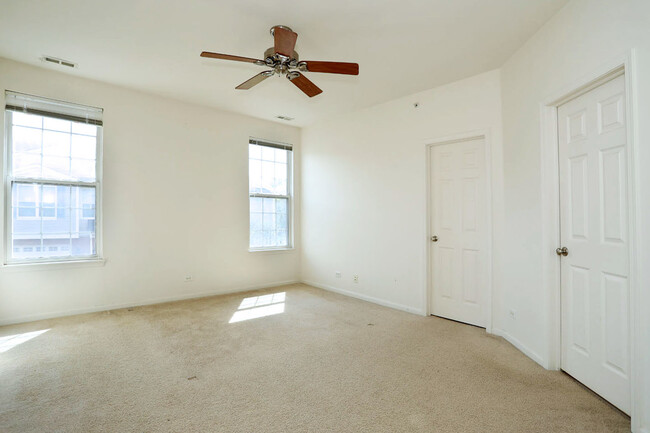 Building Photo - 1359 Scarboro Rd