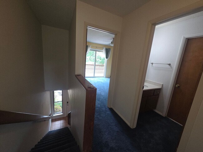 Building Photo - 2588 E Sweetbriar Dr