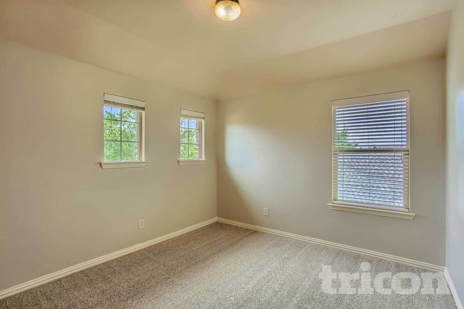 Building Photo - 396 Florence Dr