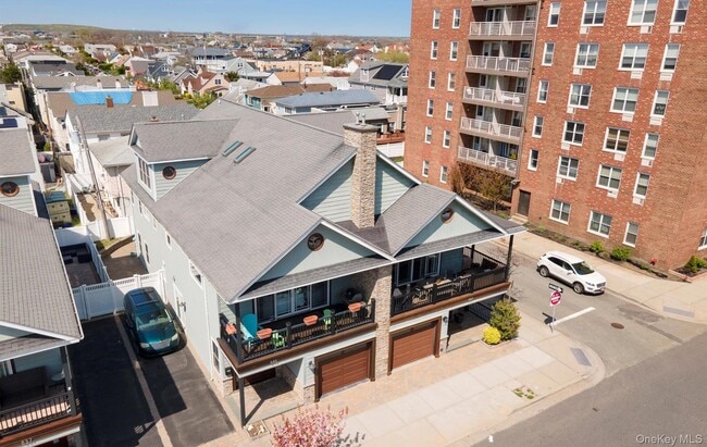 Building Photo - 847 E Broadway