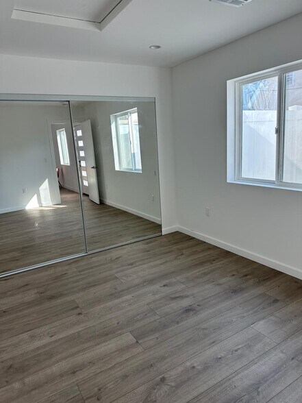 Building Photo - 1298 N Dominion Ave