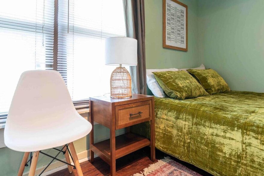 Building Photo - 1136 Rodman St