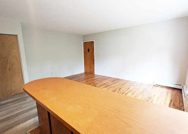 Building Photo - 3233 Whitfield Ave