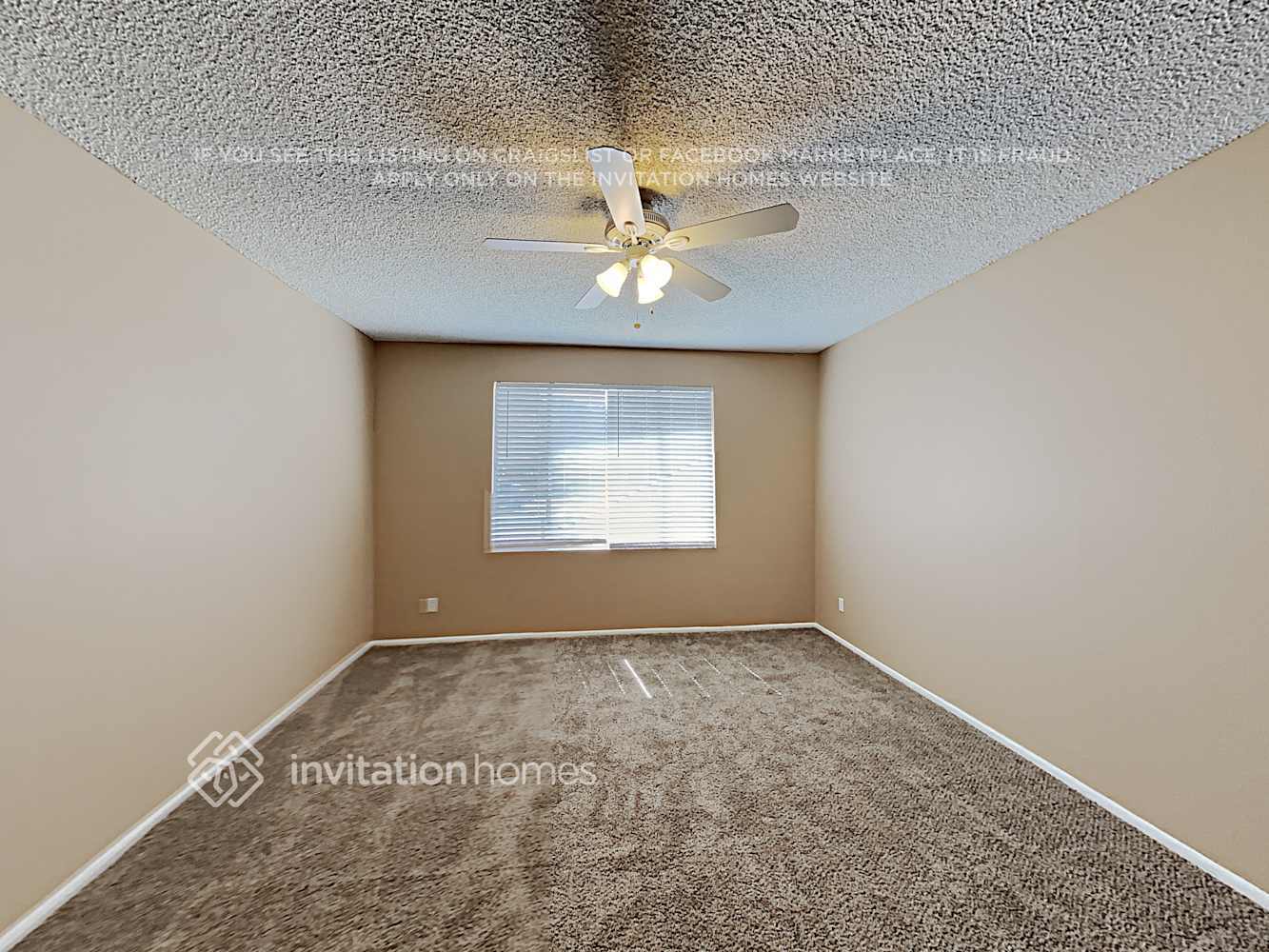 Building Photo - 4602 W Paradise Dr