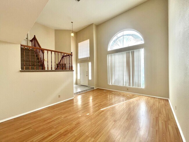 Building Photo - Gorgeous 4 Bedroom Home with Pool & Spa Located in The Lakes