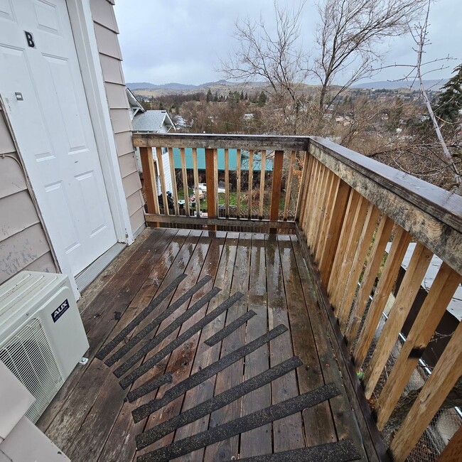 Building Photo - 625 N 8th #B