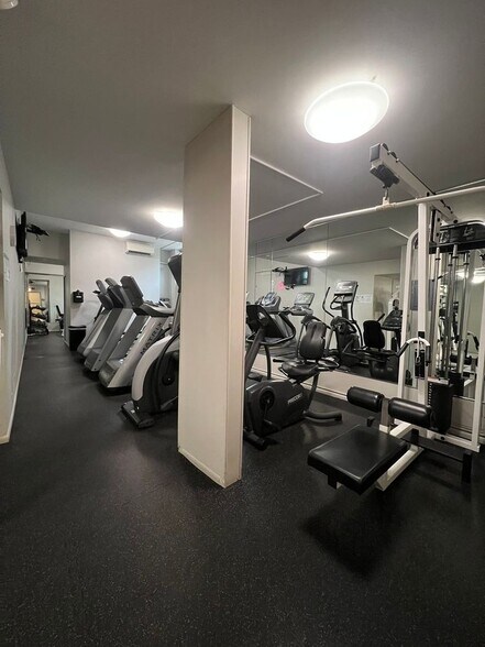 Building Photo - 1550 N Lake Shore Dr