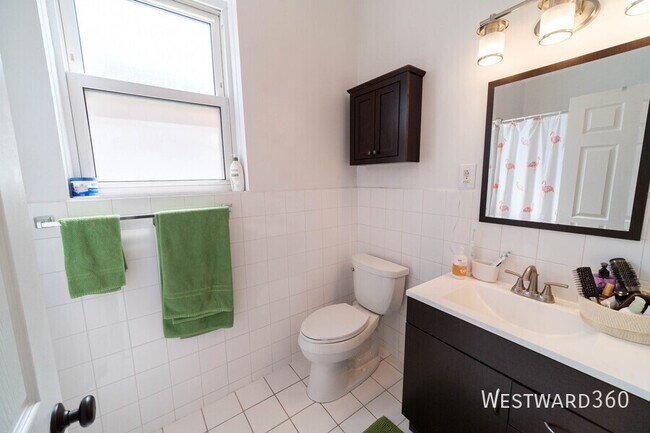 Building Photo - 1138 N Winchester-2