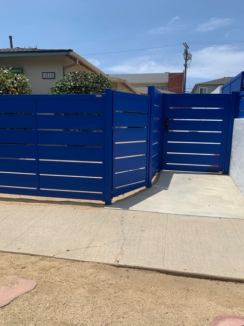 Gated - 1517 Pontius Ave