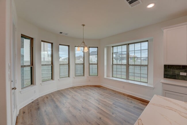 Building Photo - Must See 5 Bed 4.5 Bath in Northlake
