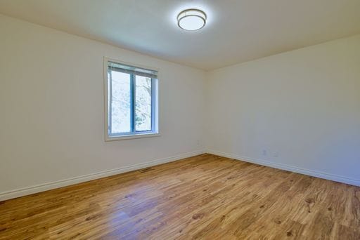 Building Photo - Modern Remodeled 2BR Duplex with Garage in Prime Shoreline Location