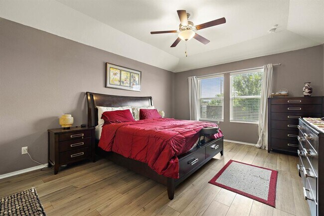 Building Photo - 424 Sebring Cir