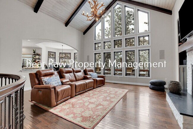 Building Photo - Stunning Home in the Ridge!!