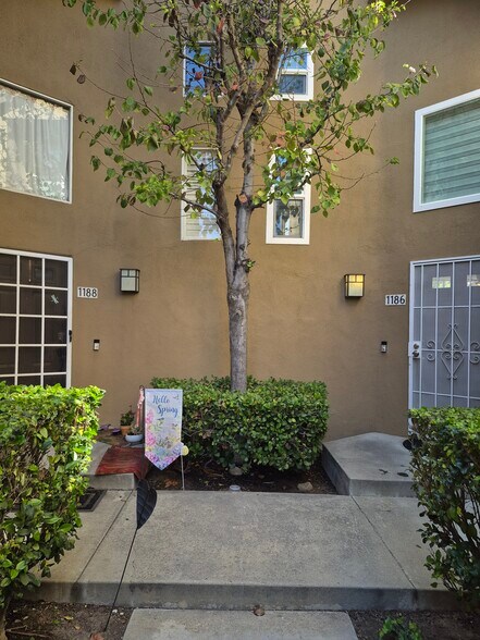 Building Photo - 1186 S Country Glen Way