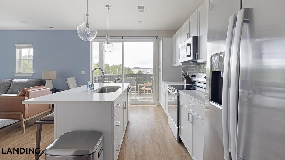 Building Photo - 1000 Forestview Dr