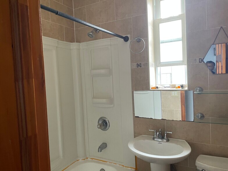 Bathroom 2 - 853 40th St