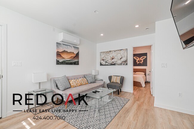 Primary Photo - 4725 1/2 W 18th St