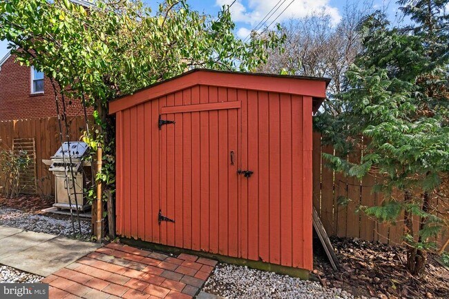 Building Photo - 1418 Dogwood Dr