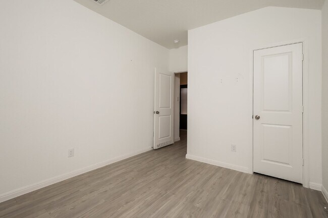 Building Photo - 4434 Revetment Way