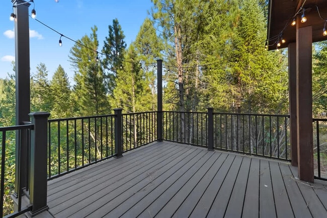 Building Photo - 18 Spur Dr