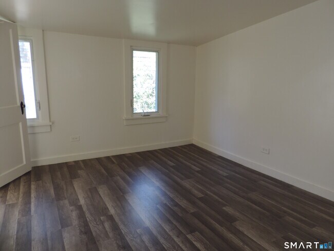 Building Photo - 13 Reynolds Rd