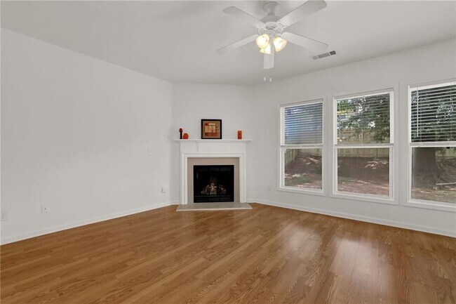 Building Photo - 3335 Briaroak Dr