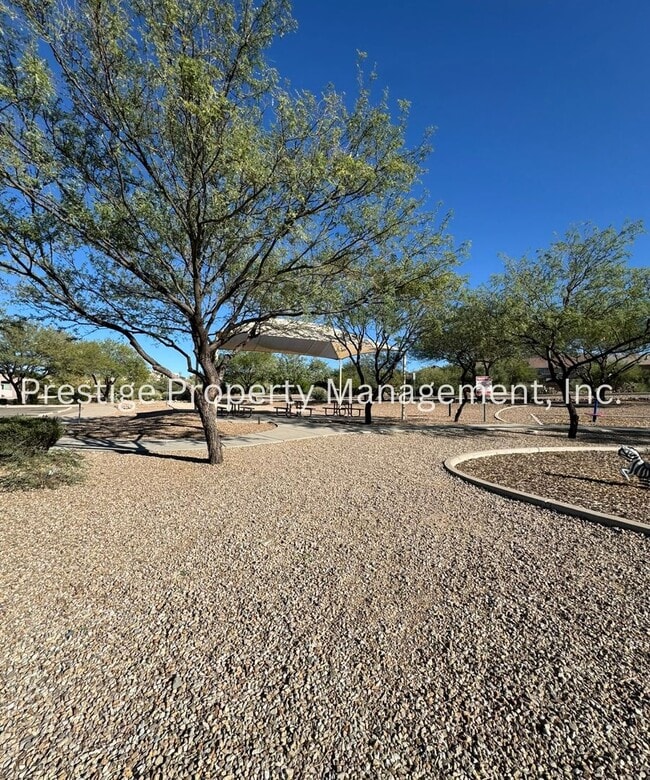 Building Photo - 3/2 Spacious Vail Home, Must See!