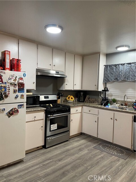 Building Photo - 14579 Perham Dr
