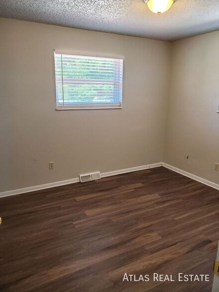 Building Photo - 10290 Benton St