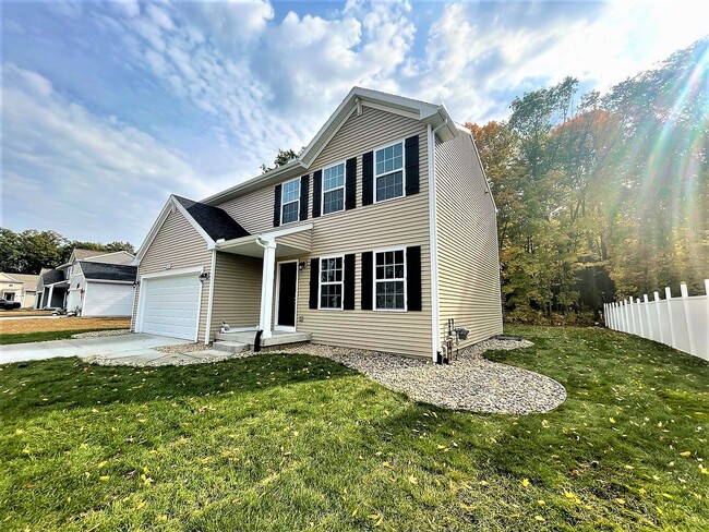 Building Photo - Beautiful Allen Edwin home in Silver Grass...