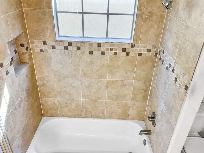 Building Photo - Move-In Ready Townhome Near I-30 & Arlington Entertainment!