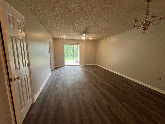 Building Photo - 2803 Fawnwood Cir