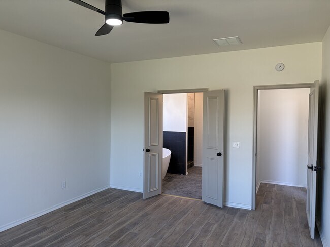 Building Photo - 11601 Hackney Ln