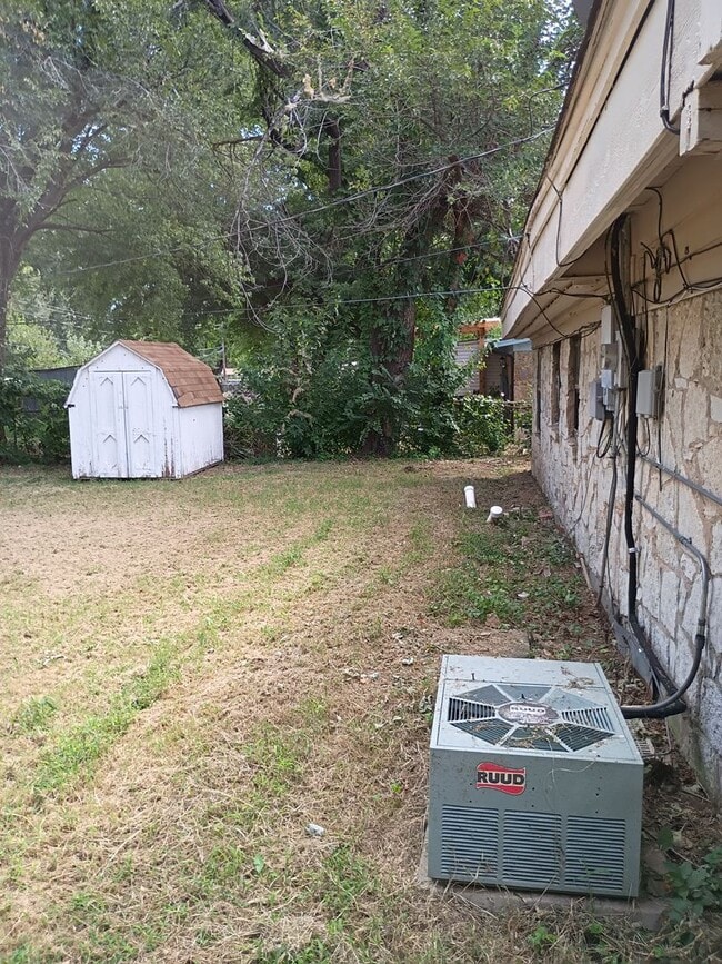 Building Photo - 3637 Teal Dr