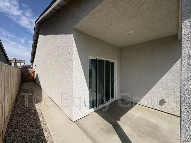 Building Photo - 241 E Tyler Ave