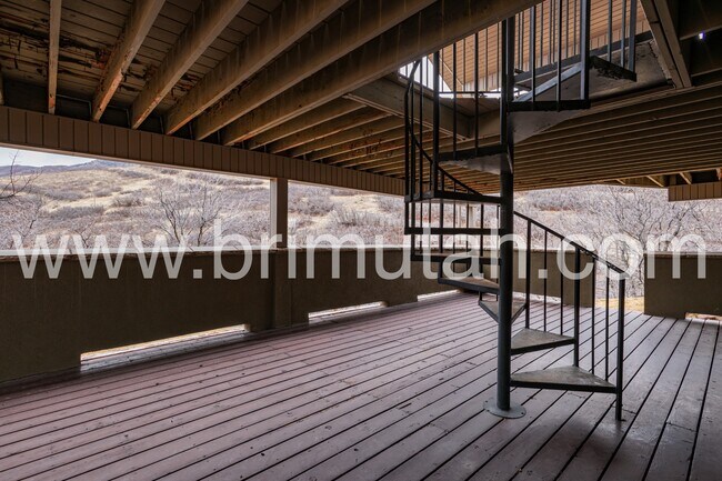 Building Photo - 105 Young Oak Rd