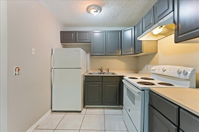 Building Photo - 6345 Newtown Cir