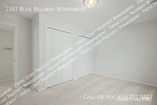 Building Photo - 2107 Blue Bell Way