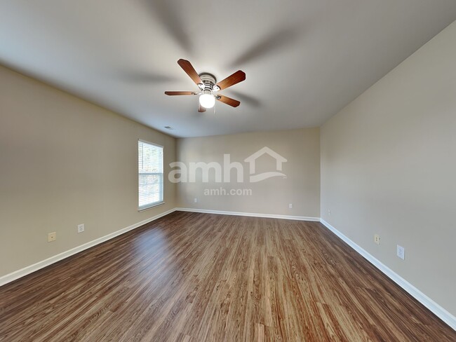 Building Photo - 25 Bellows Falls Dr