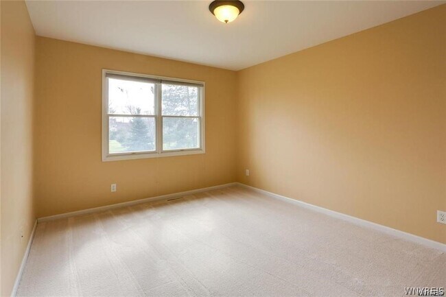 Building Photo - 5558 Martha's Vineyard