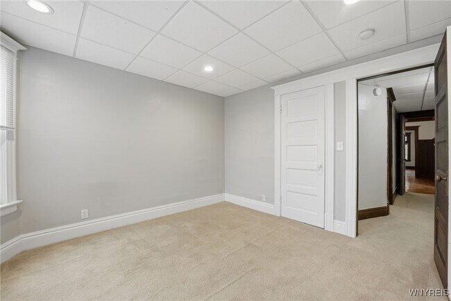 Building Photo - 830 Potomac Ave