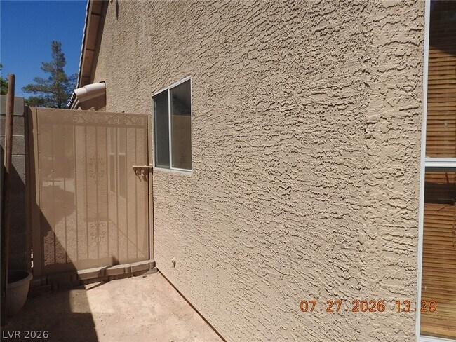 Building Photo - 4533 Chestnut Blaze