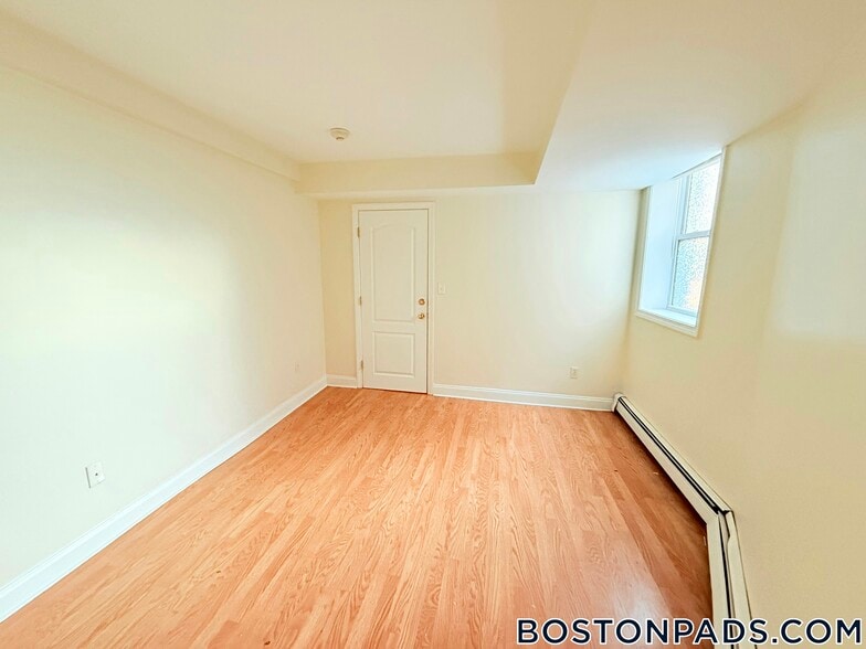 Building Photo - 1130 Commonwealth Ave