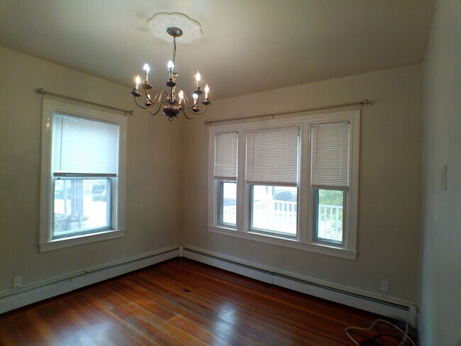 Building Photo - 1303 Smith St