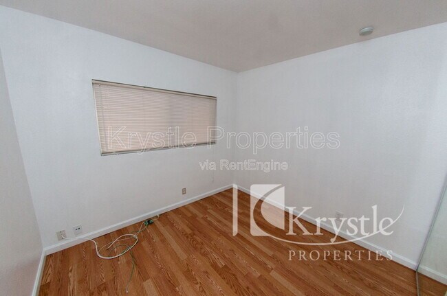 Building Photo - 1900 Alice Dr