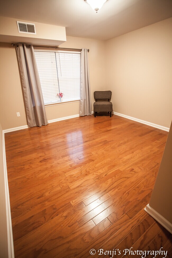 Bedrooms - 1130 Fairmount Ave