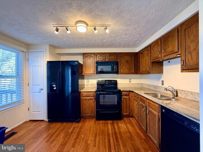 Building Photo - 8152 Mandan Terrace