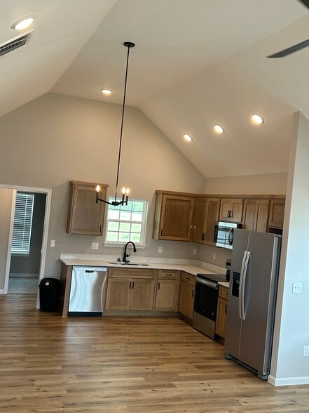Building Photo - 1106 Brook Ct