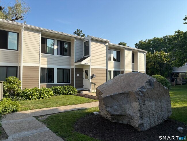 Building Photo - 31 Olcott Way